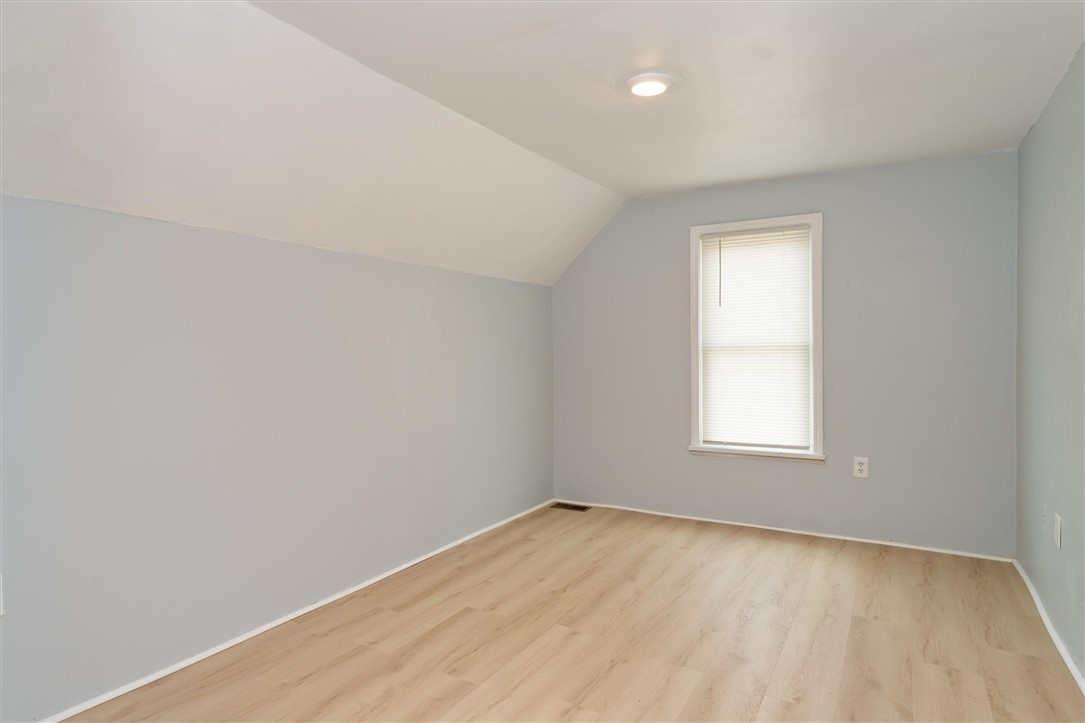 34 Dugan Place Rochester, NY 14612 - Photo 18 of 38