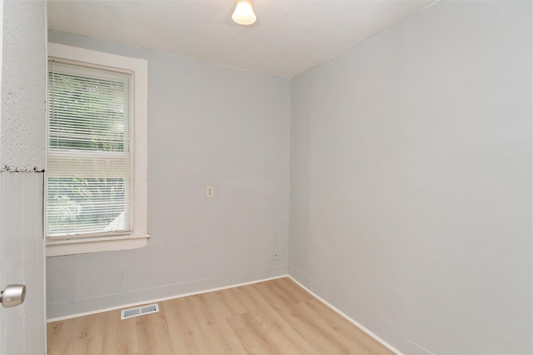 34 Dugan Place Rochester, NY 14612 - Photo 22 of 38