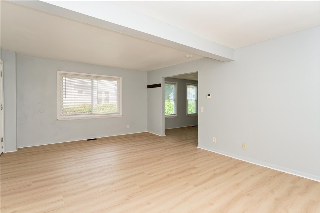 34 Dugan Place Rochester, NY 14612 - Photo 5 of 38