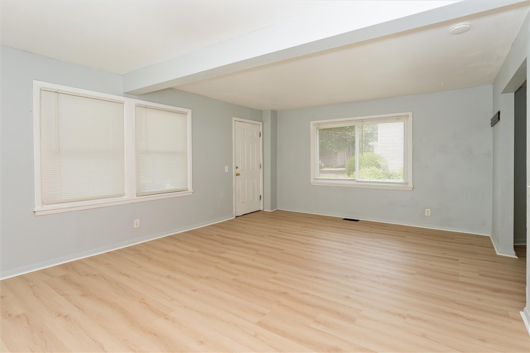 34 Dugan Place Rochester, NY 14612 - Photo 6 of 38