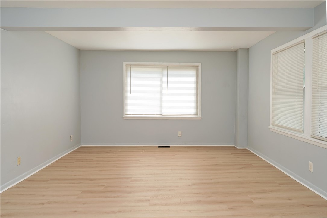 34 Dugan Place Rochester, NY 14612 - Photo 8 of 38