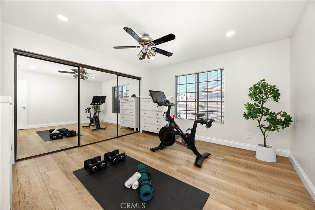 154 North Meridith Avenue, Unit 8 Pasadena, CA 91106 - Photo 21 of 31 a view of a room with gym equipment