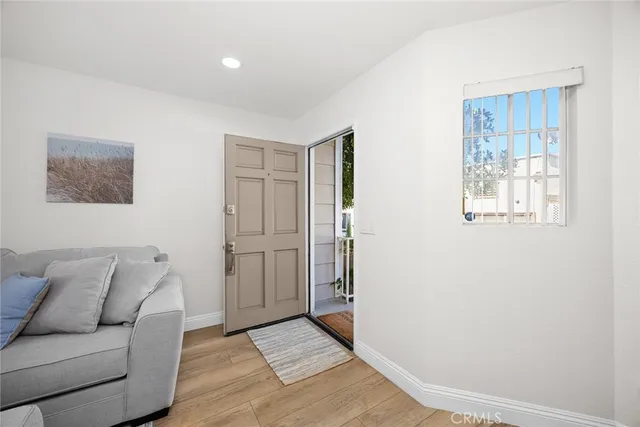 $738,000 | 154 North Meridith Avenue, Unit 8, Pasadena, CA 91106