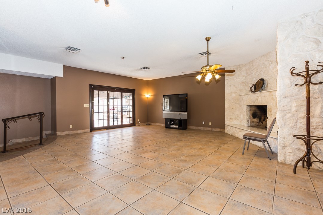 5100 Smoke Ranch Road Las Vegas, NV 89108 - Photo 5 of 35 Gallery Image 5