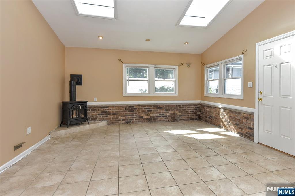 77 Herman Street Hackensack, NJ 07601 - Photo 22 of 40