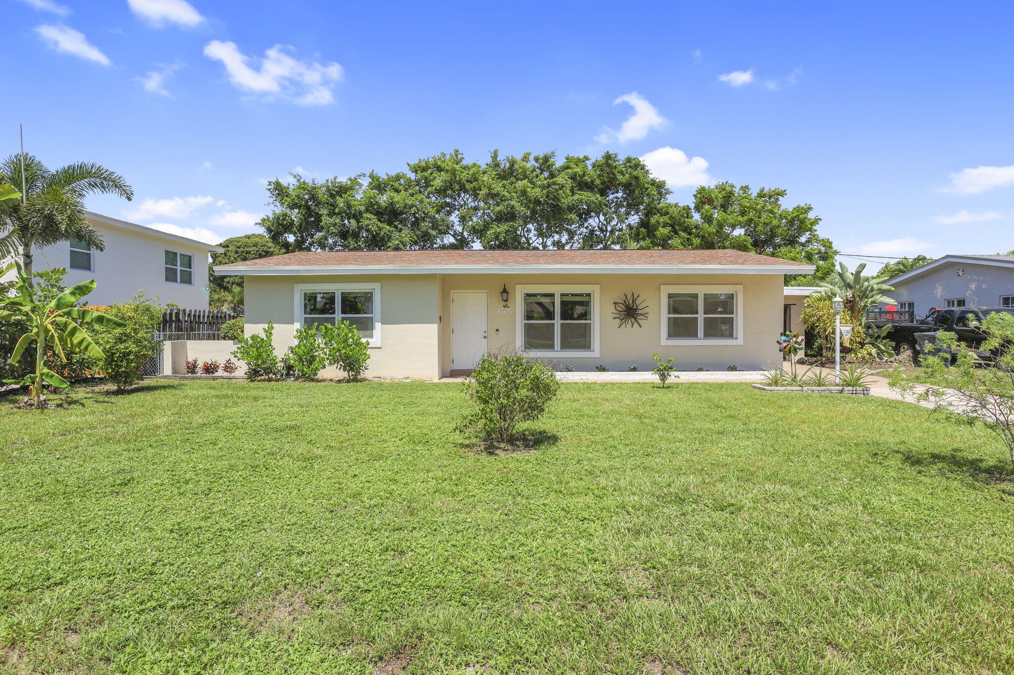 1707 High Ridge Road Lake Worth, FL 33461 - Photo 3 of 36 12-web-or-mls-0E2A0440