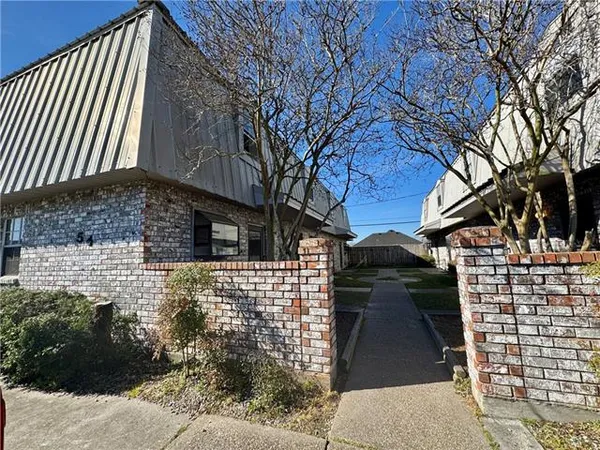 $1,400 | 54 Carriage Lane, Unit B, Destrehan, LA 70047