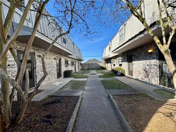 $1,400 | 54 Carriage Lane, Unit B, Destrehan, LA 70047