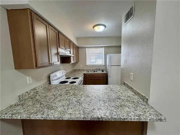 $1,400 | 54 Carriage Lane, Unit B, Destrehan, LA 70047