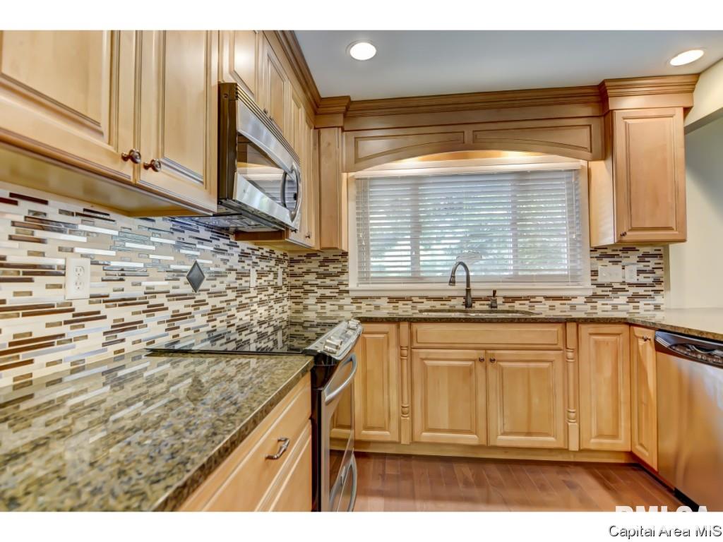 7 Wildwood Road Springfield, IL 62704 - Photo 8 of 35