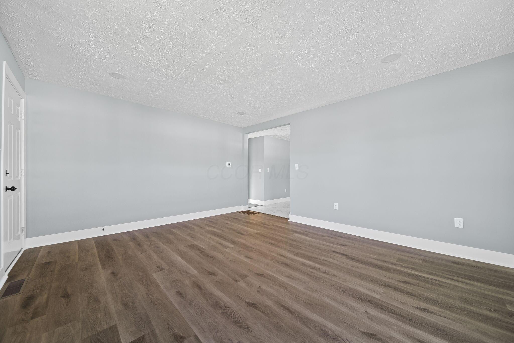 1885 Case Road Columbus, OH 43224 - Photo 9 of 63