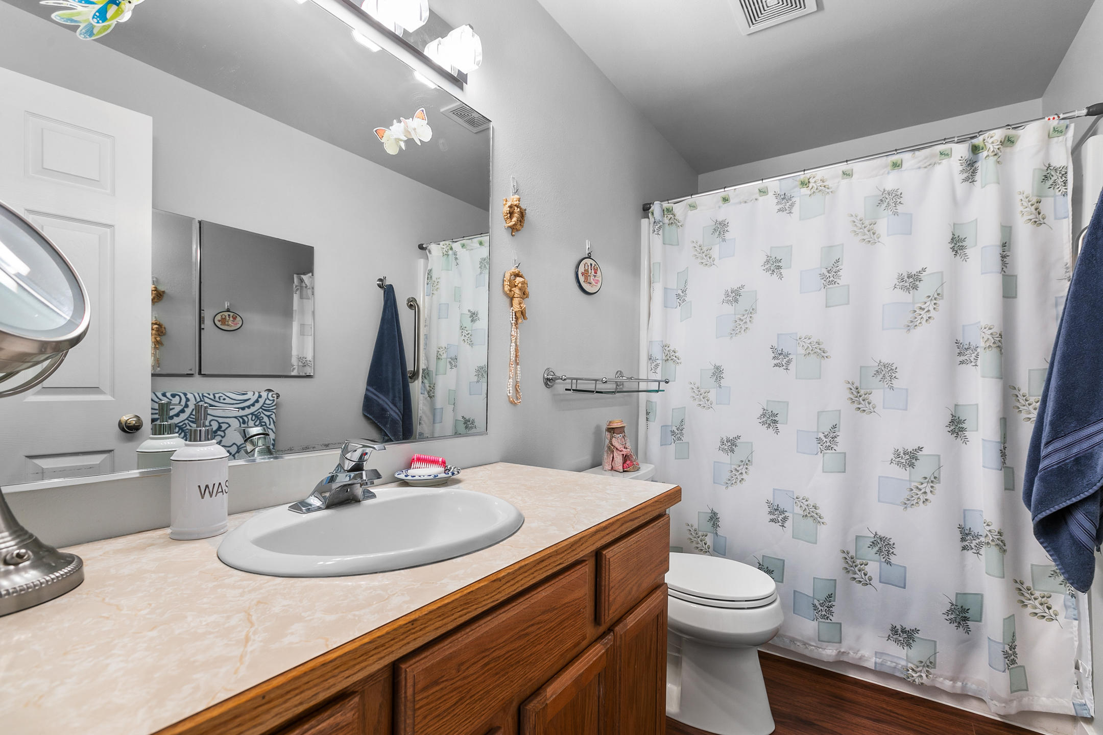 605 Center Ridge Drive Culver, OR 97734 - Photo 16 of 21 Guest Bath