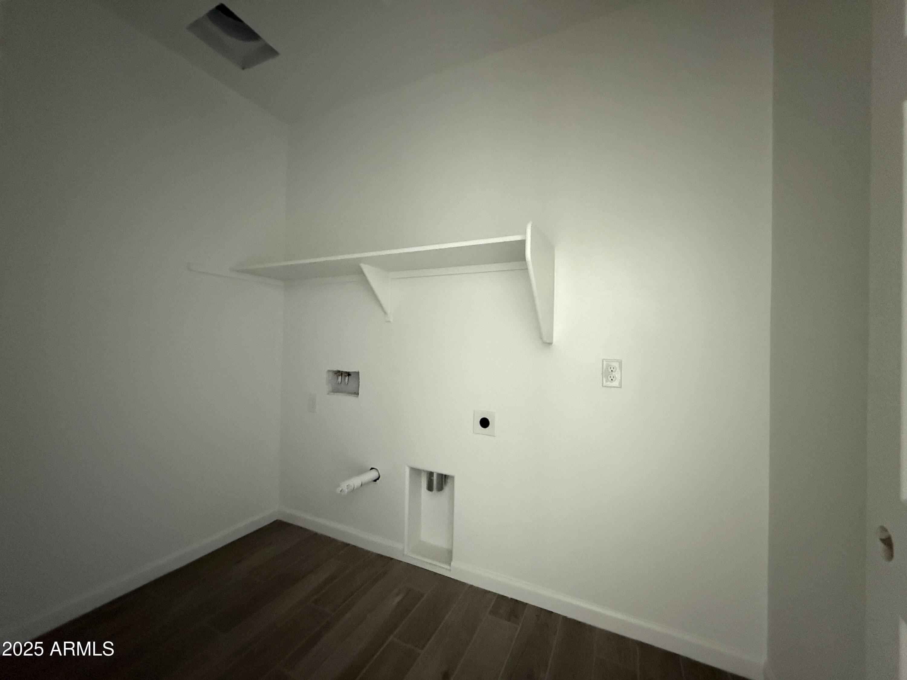 9627 West Tamarisk Avenue Tolleson, AZ 85353 - Photo 20 of 42 a view of small space