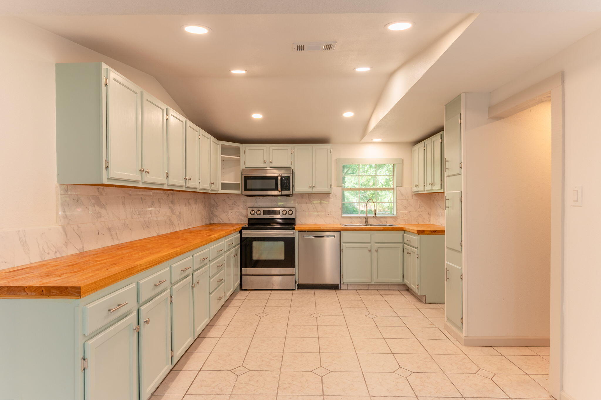 12400 Wildlife Road Holt, FL 32564 - Photo 12 of 58 11-web-or-mls-12400-wildlife-rd