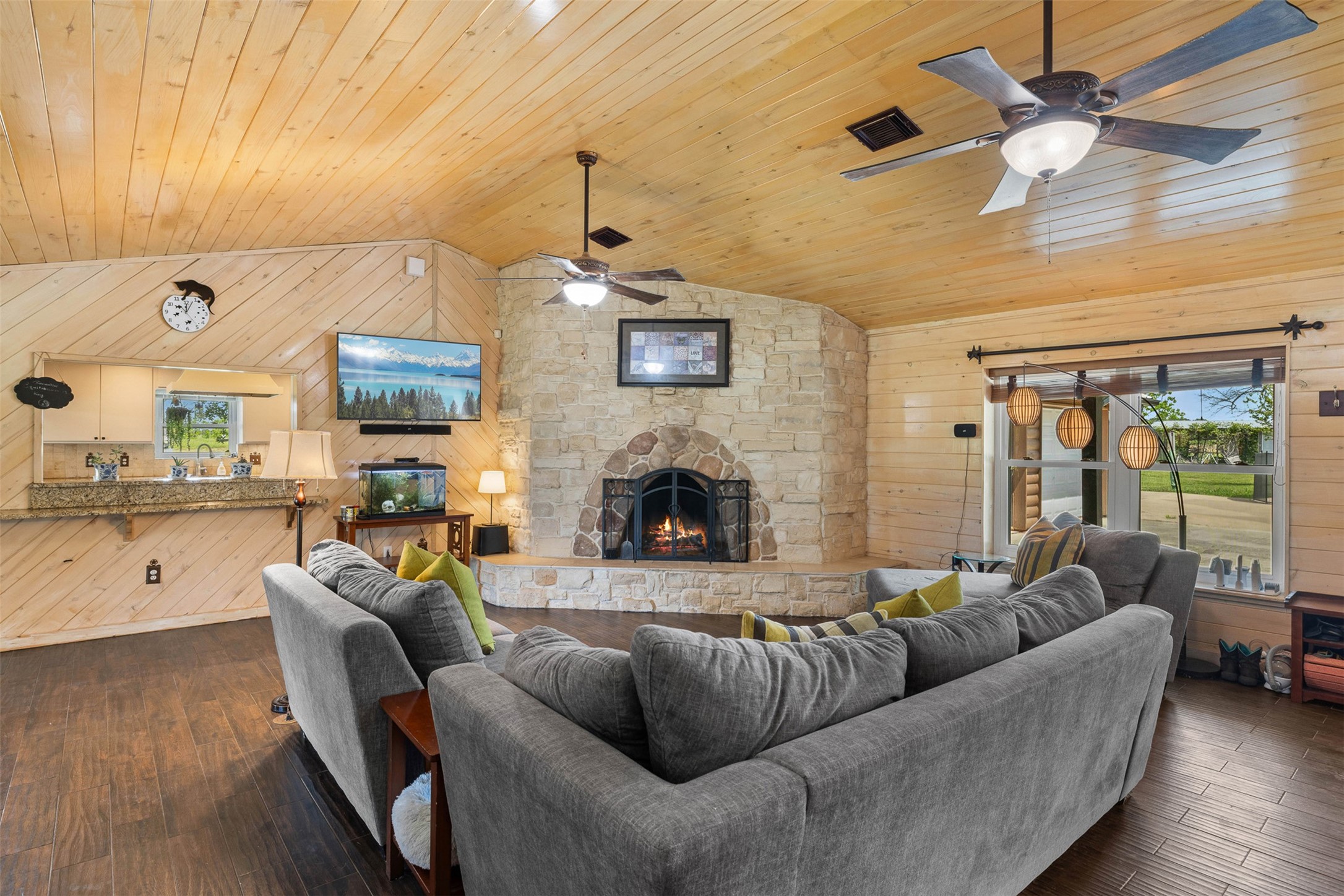 888 Tafelski Road New Waverly, TX 77358 - Photo 7 of 37