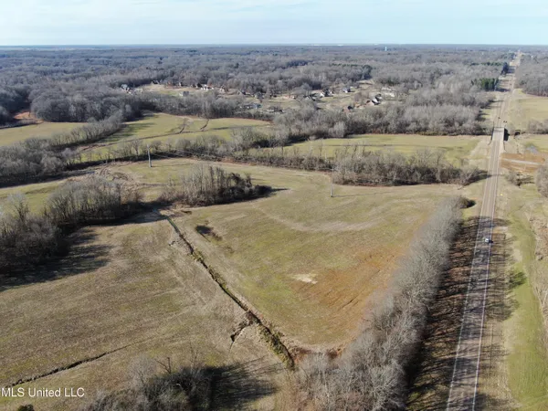 $1,800,000 | 3800 Highway 301, Lake Cormorant, MS 38641