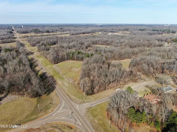 $1,800,000 | 3800 Highway 301, Lake Cormorant, MS 38641