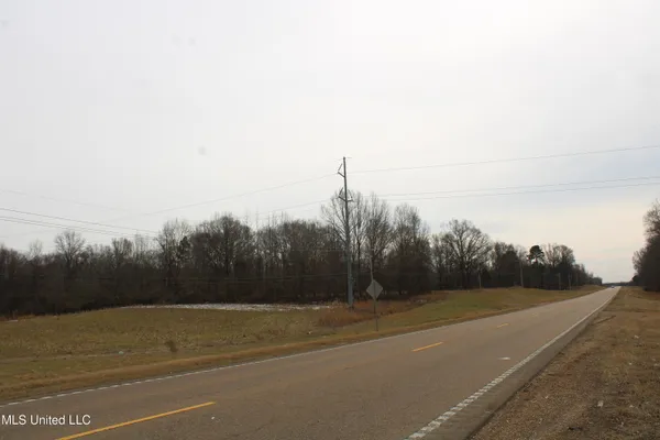 $1,800,000 | 3800 Highway 301, Lake Cormorant, MS 38641