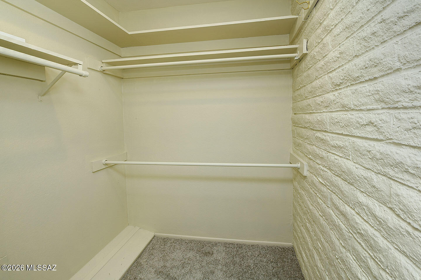 719 West Las Lomitas Road Tucson, AZ 85704 - Photo 27 of 44 a view of a small room