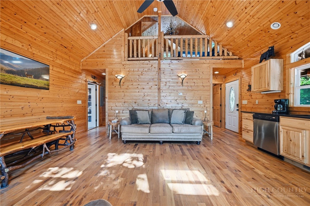1158 Staghorn Road Purlear, NC 28665 - Photo 5 of 48 Gallery Image 5