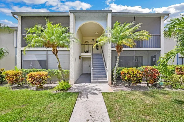 $249,900 | 1115 Green Pine Boulevard, Unit D2, West Palm Beach, FL 33409