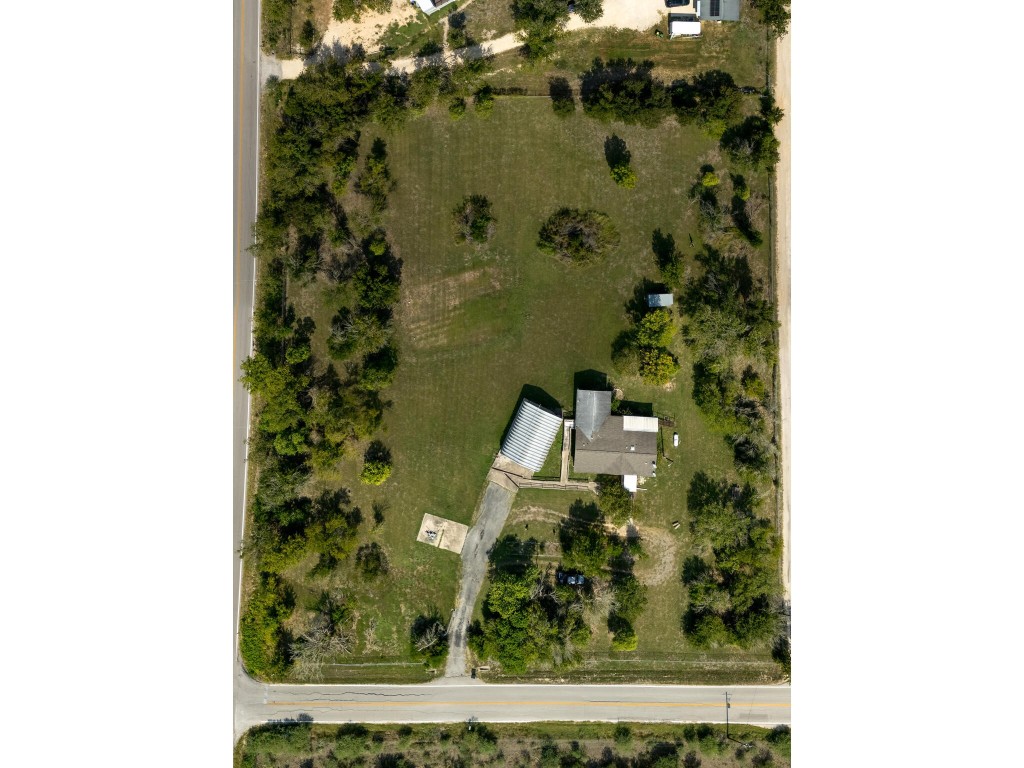 13506 Palmer Road Buda, TX 78610 - Photo 6 of 33 view of a bathroom