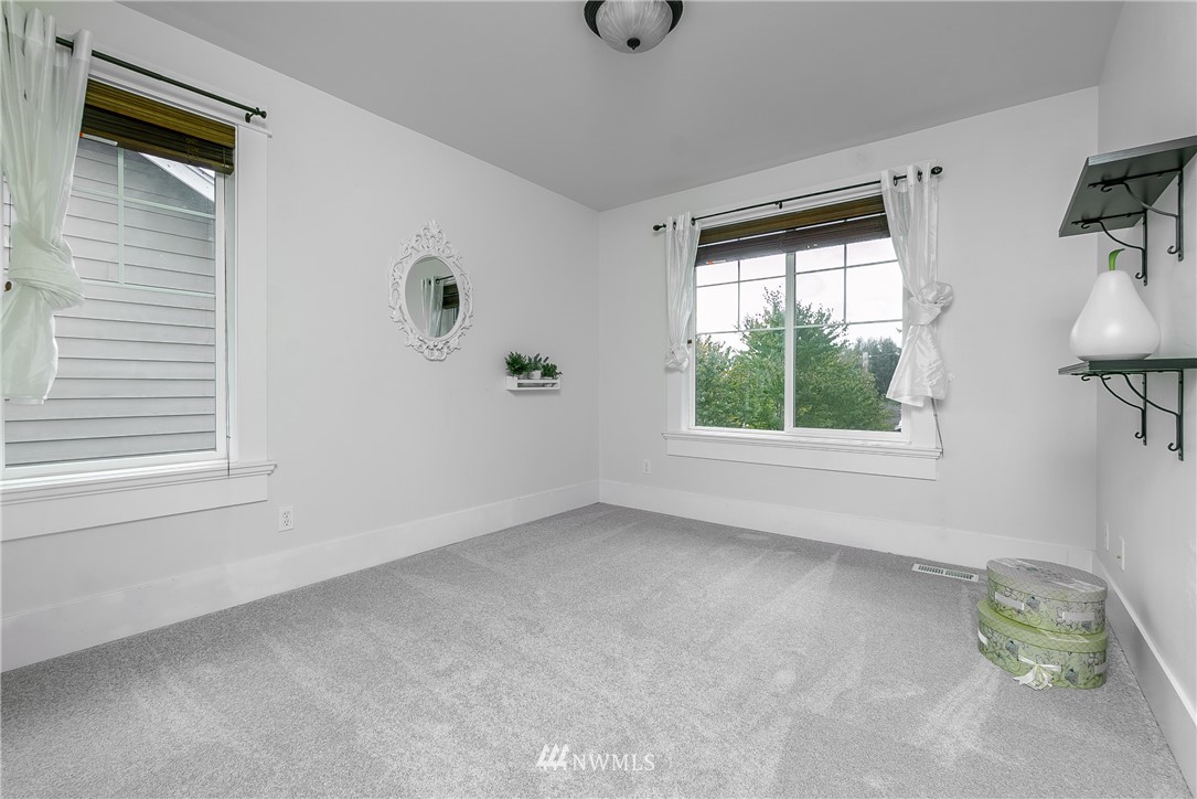 5102 Northeast 10th Street Renton, WA 98059 - Photo 19 of 28