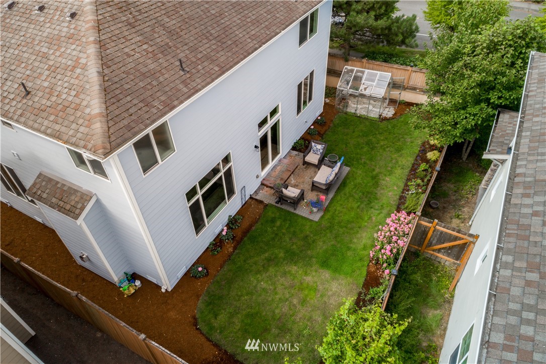 5102 Northeast 10th Street Renton, WA 98059 - Photo 25 of 28