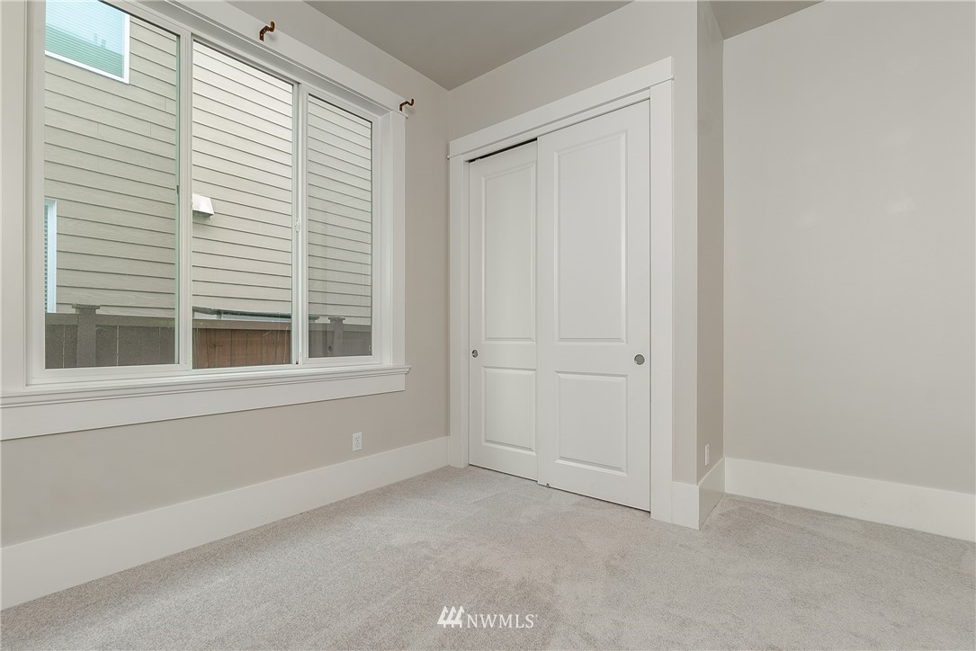5102 Northeast 10th Street Renton, WA 98059 - Photo 9 of 28