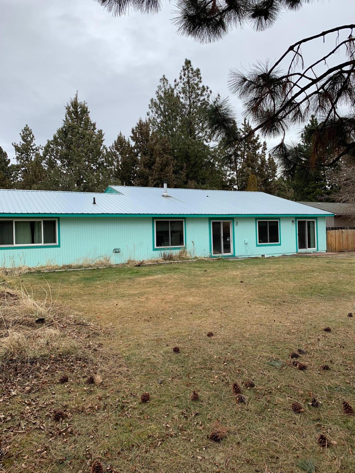 20383 Rae Road Bend, OR 97702 - Photo 8 of 22 IMG_3714