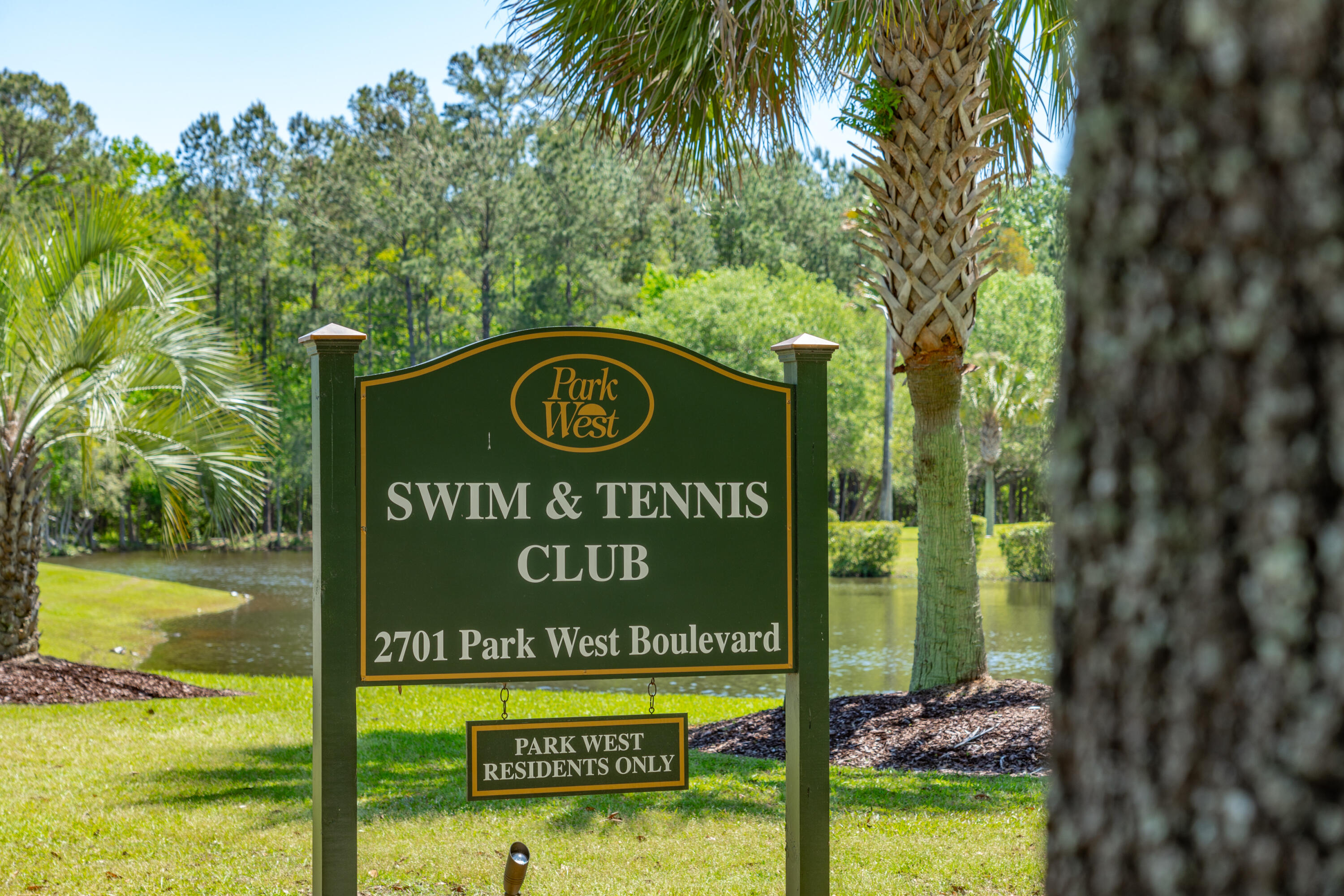 1860 Hall Point Road Mount Pleasant, SC 29466 - Photo 41 of 54 Amenities