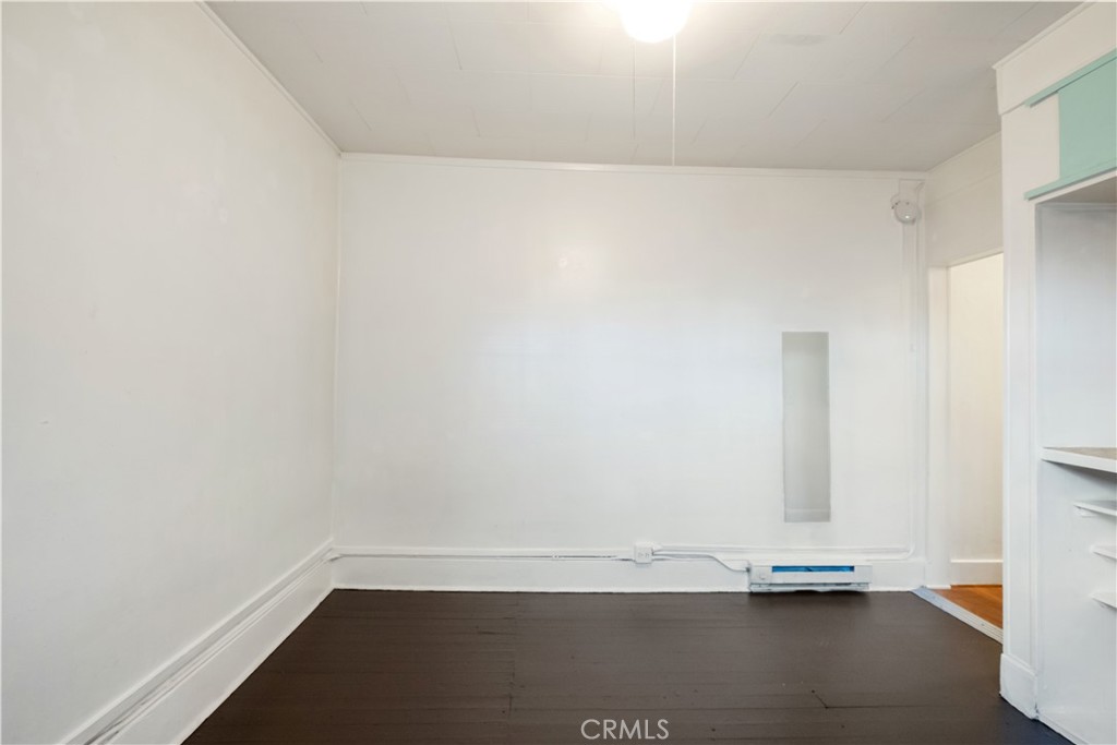 30 Dudley Avenue, Unit 6 Venice, CA 90291 - Photo 5 of 19 a view of a small space