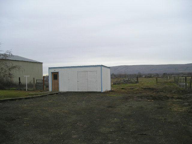 6510 Postma Road Yakima, WA 98901 - Photo 2 of 4 a view of a big room with an outdoor space
