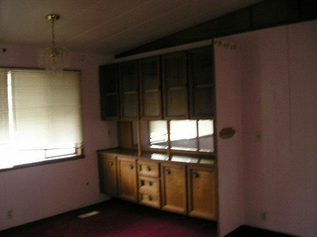6510 Postma Road Yakima, WA 98901 - Photo 3 of 4 a view of an empty room with a window