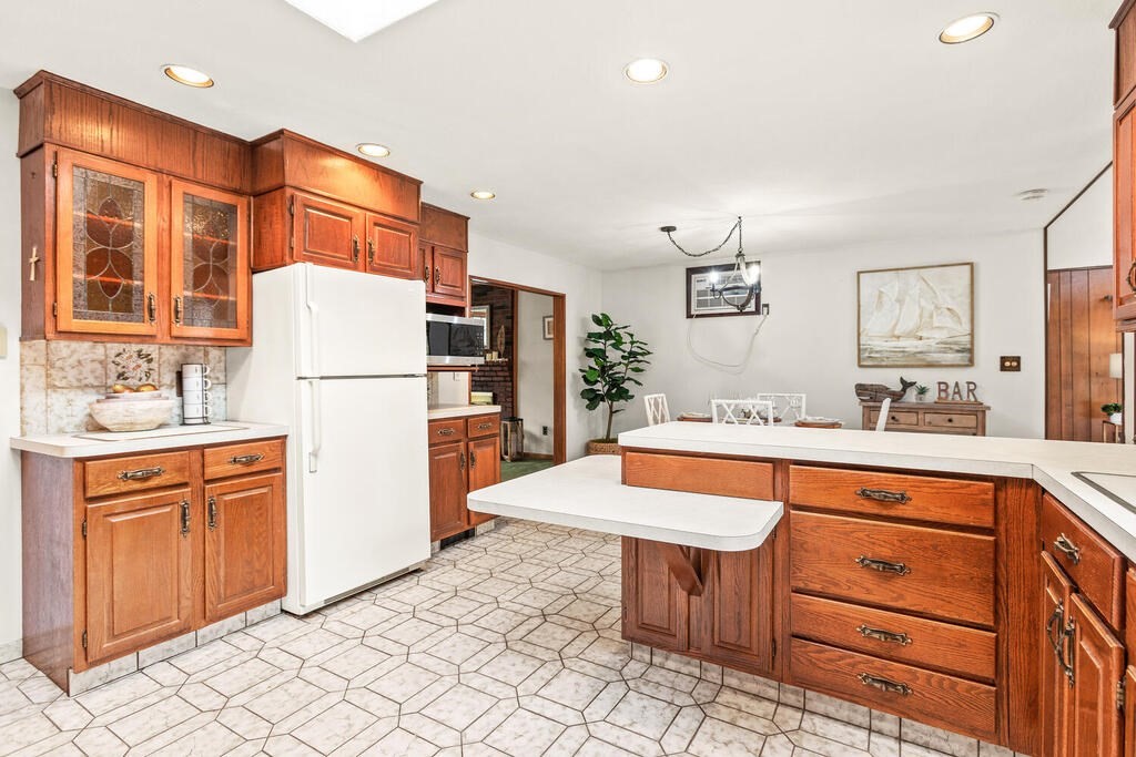 6 Barbara Circle Burlington, MA 01803 - Photo 13 of 32