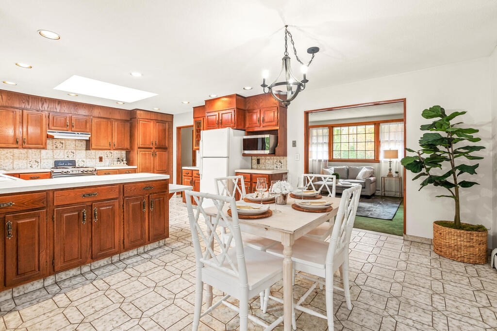 6 Barbara Circle Burlington, MA 01803 - Photo 10 of 32