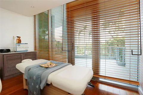 a view of a tennis court