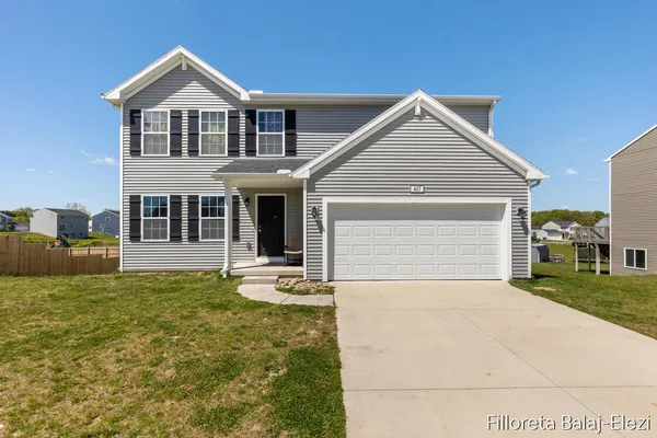 $400,000 | 467 Oak View Drive, Middleville, MI 49333