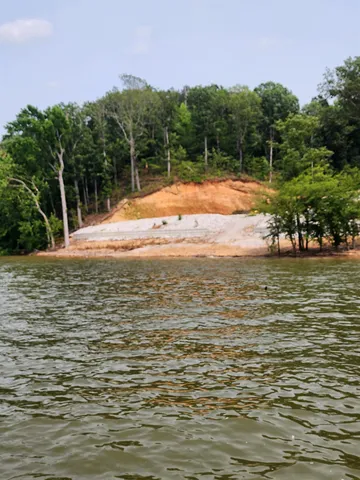 a view of a lake with houses