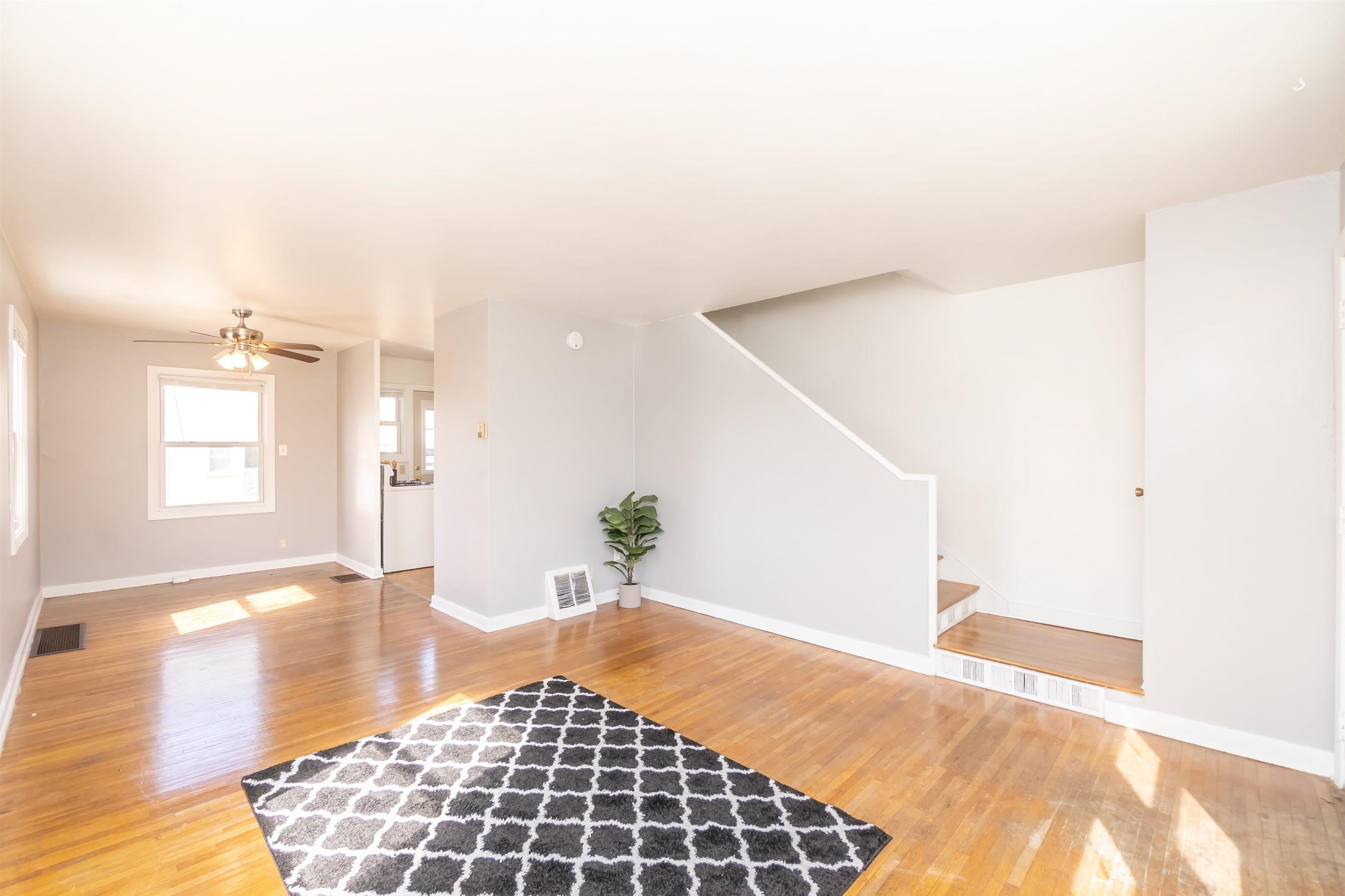 211 Madison Street Waterloo, IA 50703 - Photo 5 of 20 Gallery Image 5