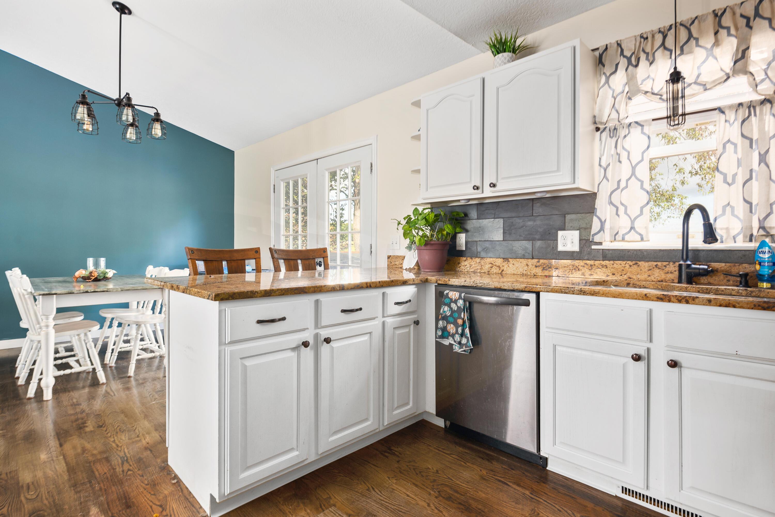 3050 Meister Road Southwest Lancaster, OH 43130 - Photo 10 of 41 Kitchen