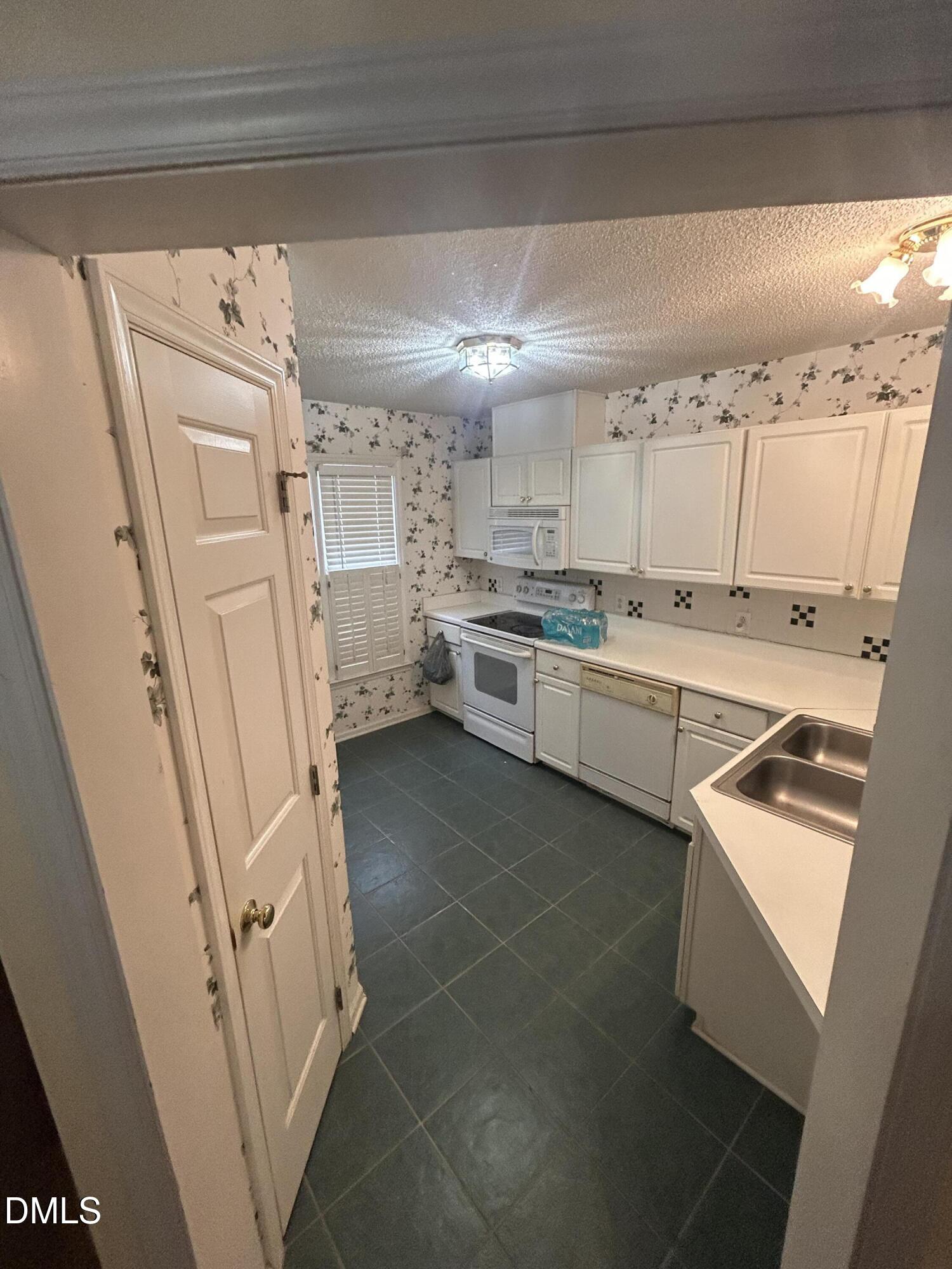 1506 Oakland Hills Way Raleigh, NC 27604 - Photo 11 of 13 IMG_1272