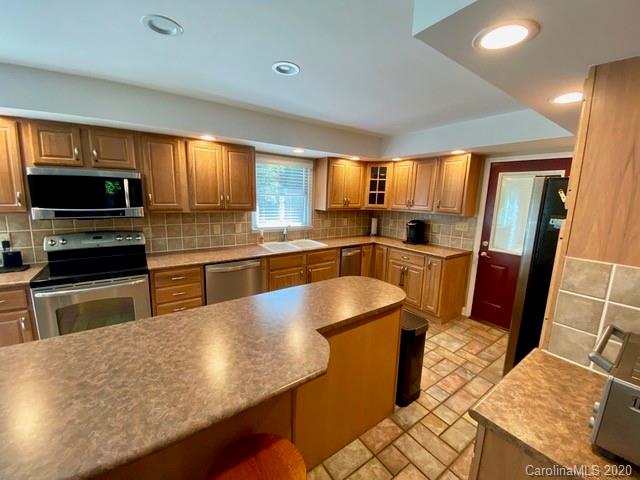 7709 Potter Road Matthews, NC 28104 - Photo 6 of 37 Gallery Image 6