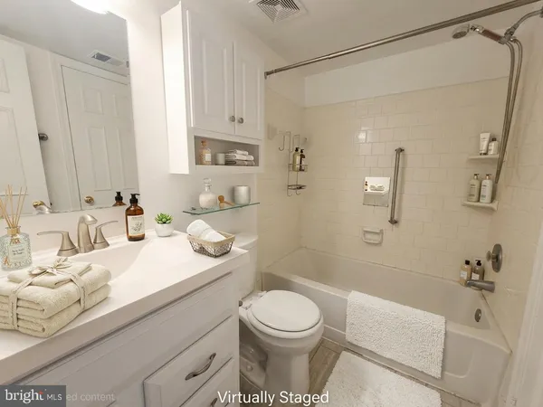 $2,400 | 7763 New Providence Drive, Unit 53, Falls Church, VA 22042