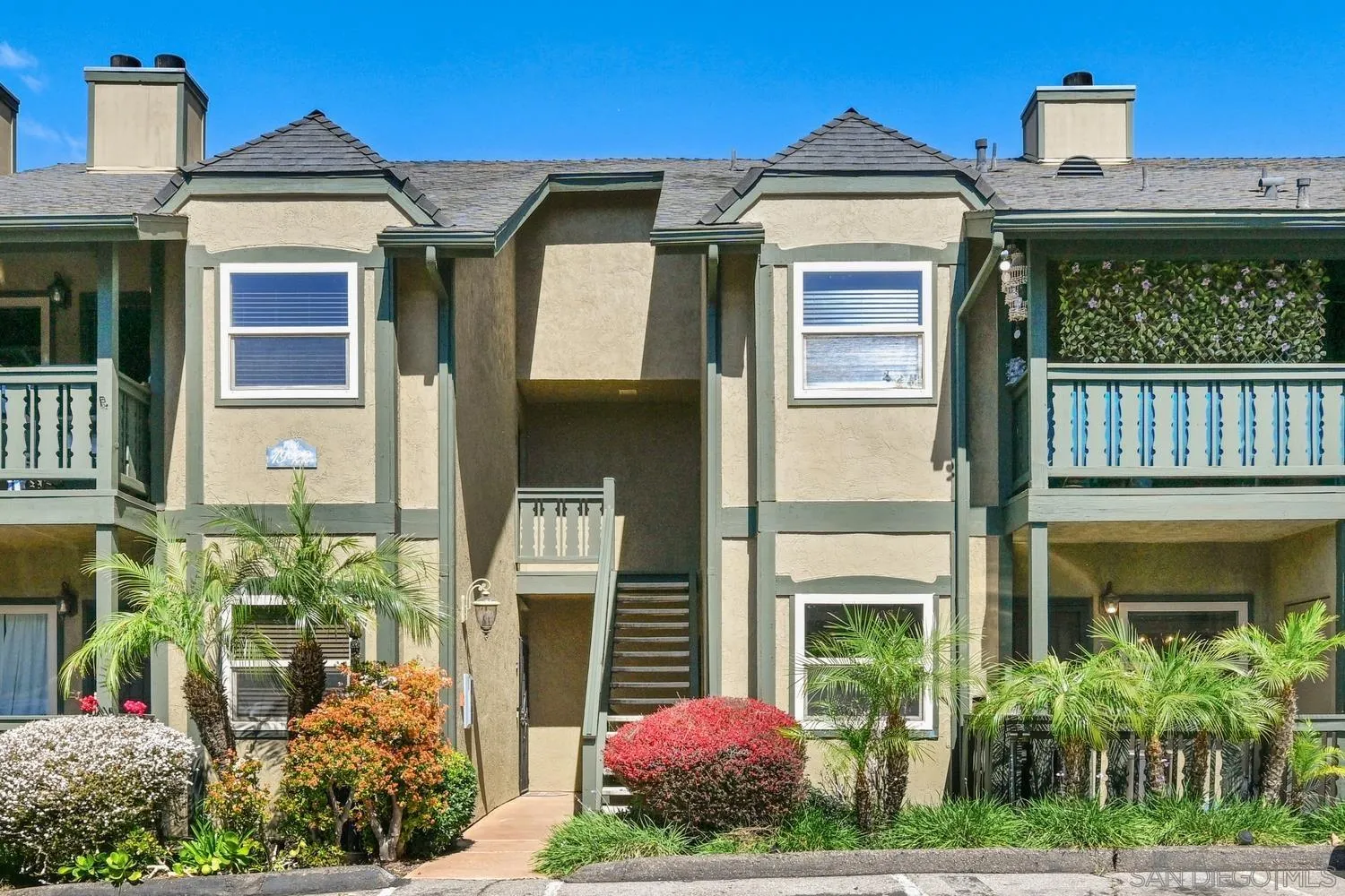 1434 Marshall Road, Unit 20 Alpine, CA 91901 - Photo 14 of 22 a front view of a house with garden
