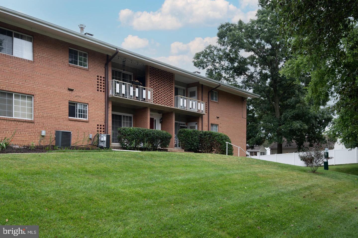 5605 Franconia Road, Unit 301 Alexandria, VA 22310 - Photo 1 of 19