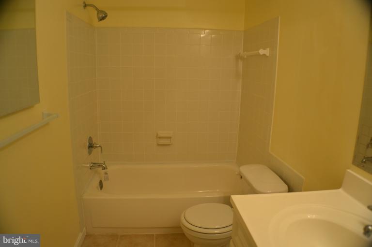 5905 Kingsford Road, Unit 390 Springfield, VA 22152 - Photo 4 of 8 Bath