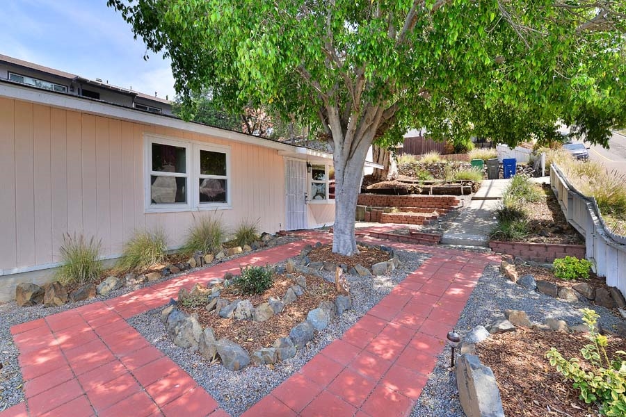 9708 Apple Street Spring Valley, CA 91977 - Photo 5 of 25 Gallery Image 5