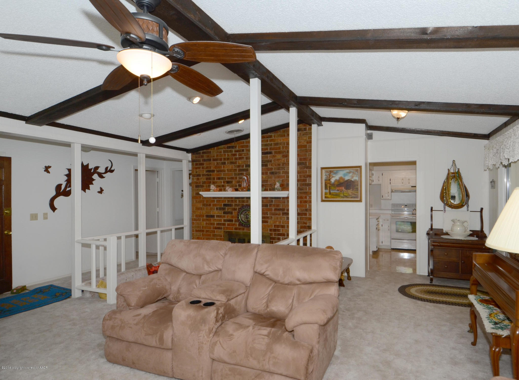 6507 Garwood Road Amarillo, TX 79109 - Photo 3 of 20 a living room with furniture