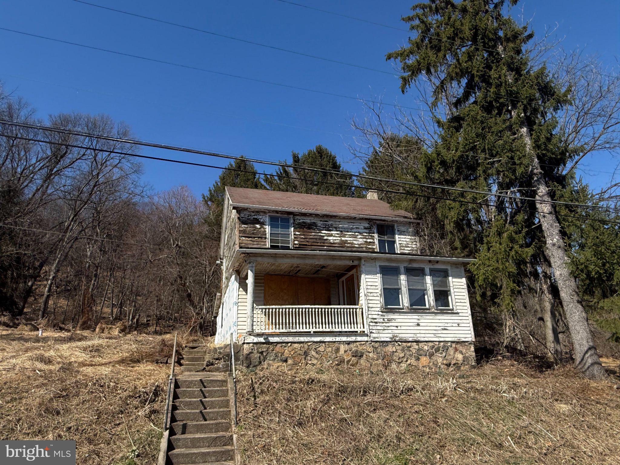 1229 Seidersville Road Bethlehem, PA 18015 - Photo 6 of 9 Charming fixer-upper with potential.